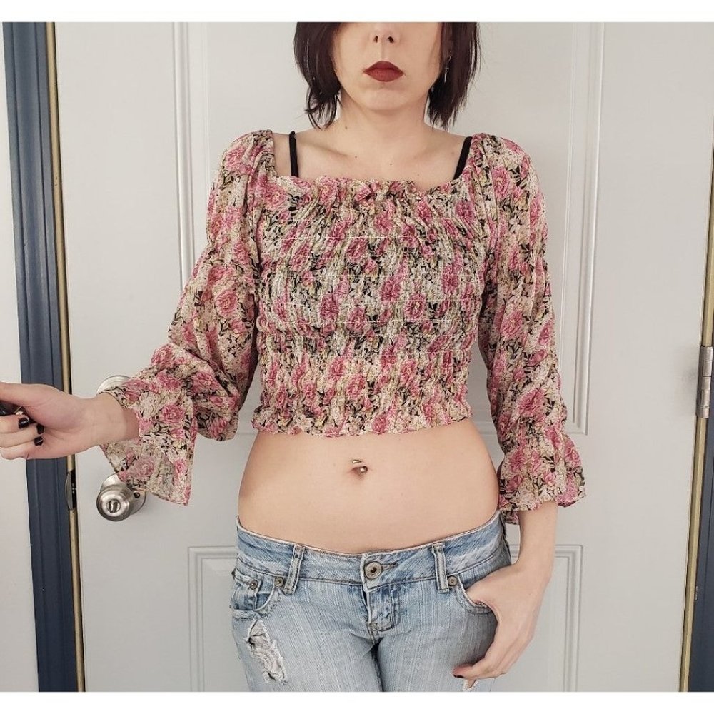Sheer‎ Ruched Floral Crop Top